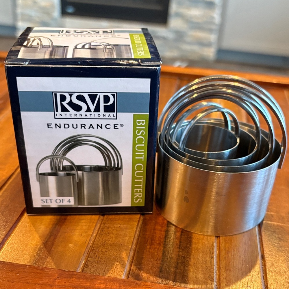 RSVP Endurance Biscuit Cookie Pastry Cutters Stainless Steel Round Set of 4 NEW